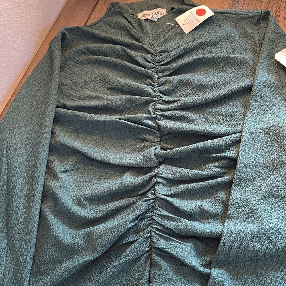 NWT [Almost Famous] Ruched Long-Sleeve Crewneck Blouse Top Women’s Plus 2X, 3X - Picture 6 of 9